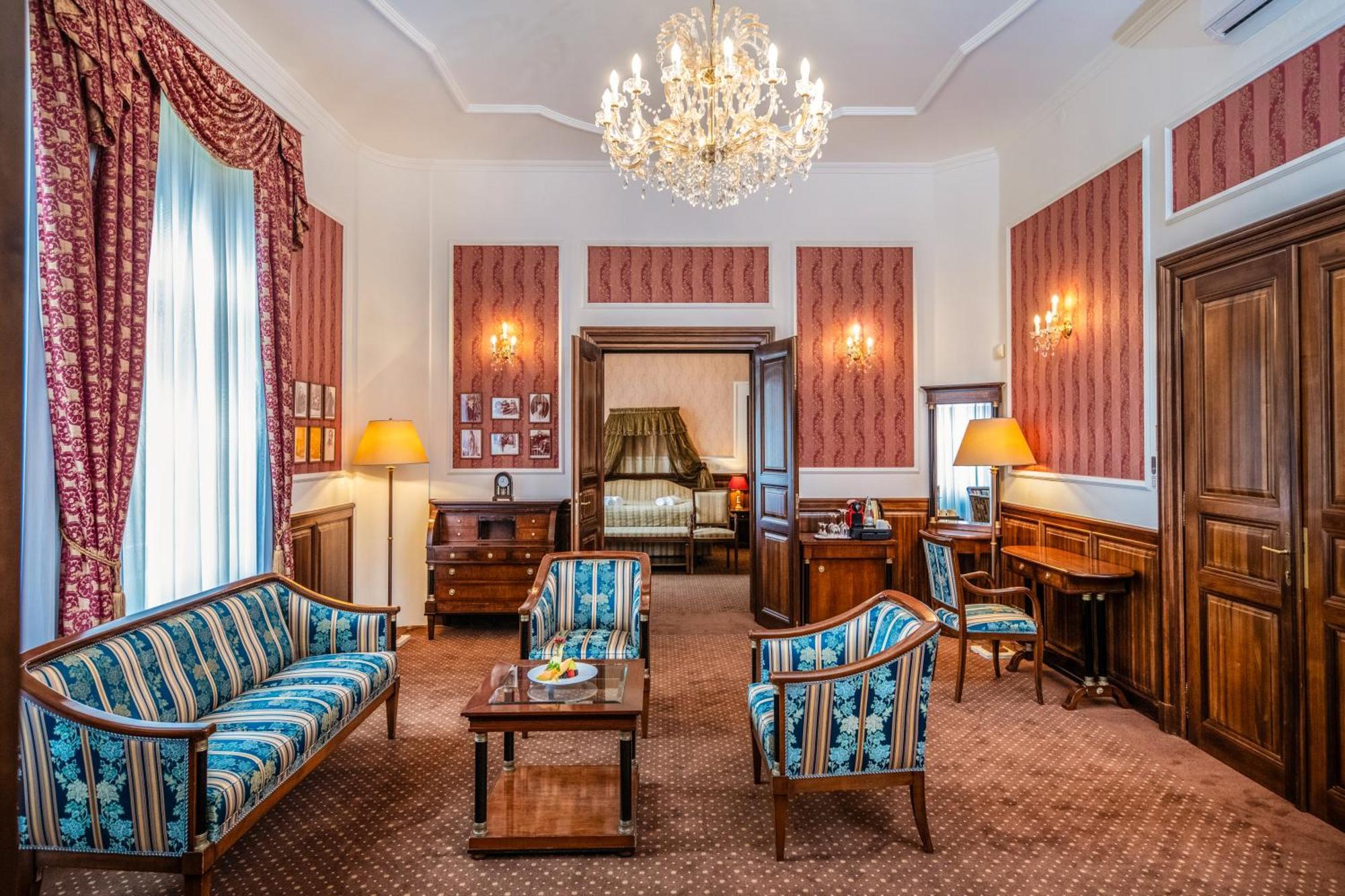 Kastelyhotel Sasvar Hotel Paradsasvar